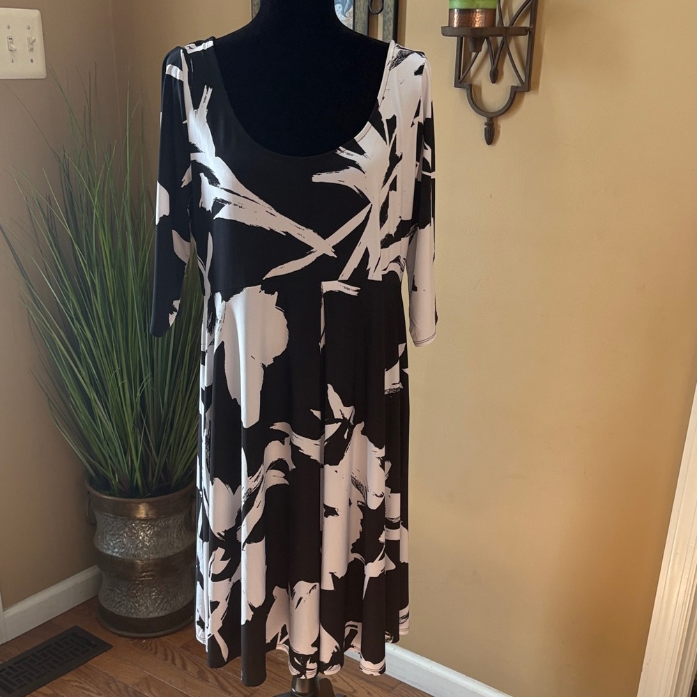 Lane Bryant Black and White 3/4 Sleeve Dress